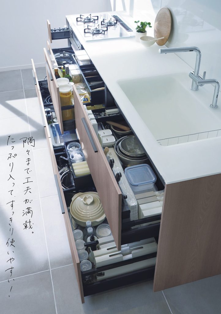 リフォーム後:清潔さを保つTOTOクラッソのシステムキッチン
