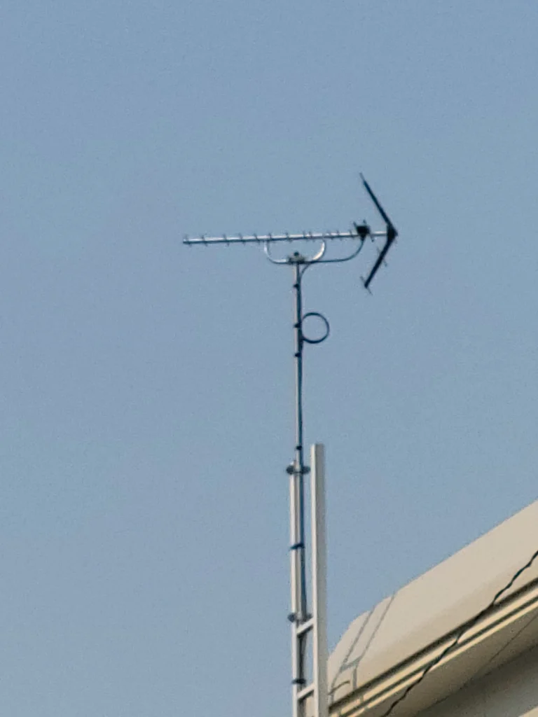 リフォーム後：新設されたUHF14素子TVアンテナの設置状況