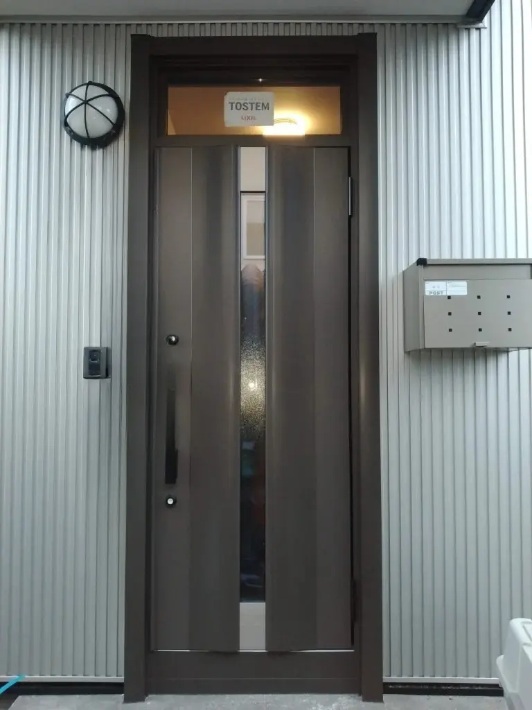 リフォーム後:LIXIL リシェント高断熱玄関ドア