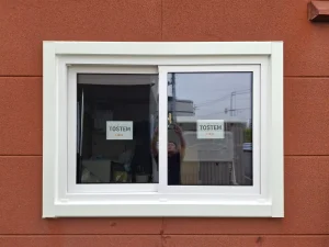 リフォーム後：LIXILリフレムのトリプルガラス窓に交換した和室の外観