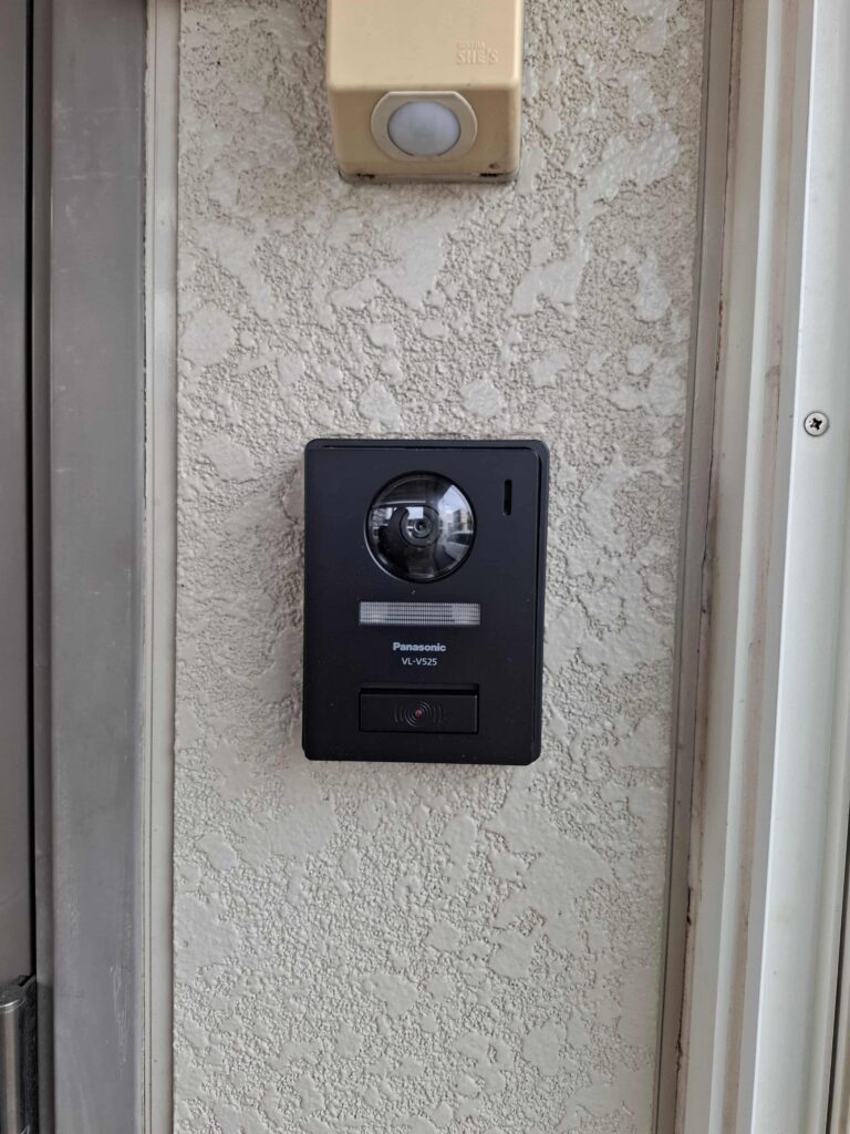 リフォーム後:カメラ付きパナソニック製インターホン(玄関)