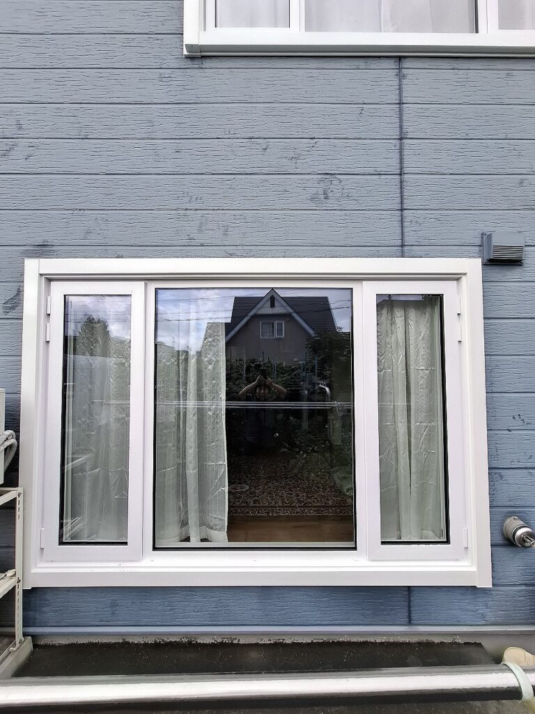 リフォーム後：高性能ガラスを採用した外窓で明るくなった居間側の様子