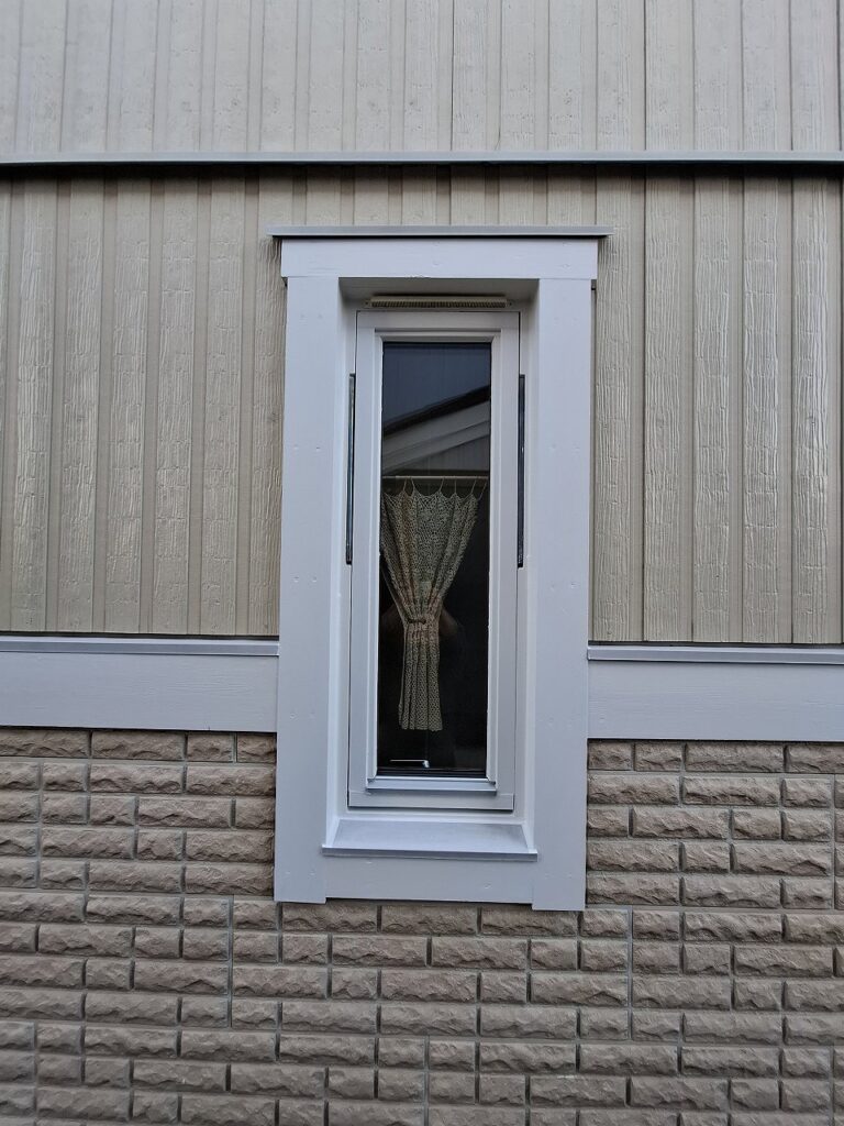 リフォーム後：艶を取り戻した木部塗装の仕上がり