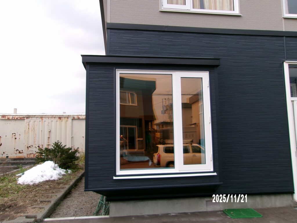 リフォーム後:外から見たYKK プラマードHの外窓