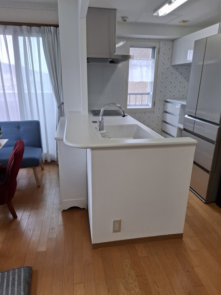 リフォーム後：タカラスタンダードリフィットカップボードの収納